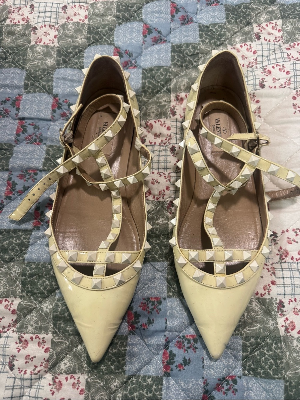 Valentino Garavani Pale Yellow Rockstud Pointed-Toe Flats